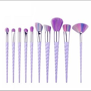Makeup brushes